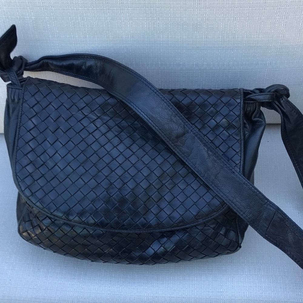 Bottega Veneta Interracio Shoulder Bag - Picture 13 of 16